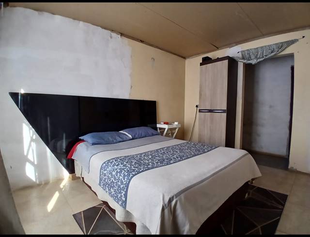 3 BEDROOM HOUSE FOR SALE IN LAKESIDE